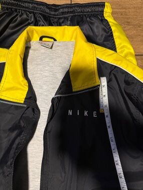 Nike Men’s Black & Yellow Lightweight Track suit size M